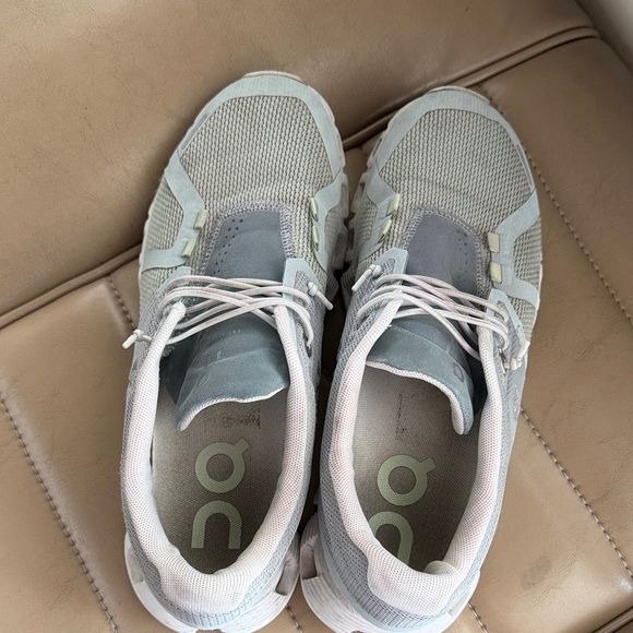 On Running Women's Shoes - Light blue and green - Picture 2 of 4